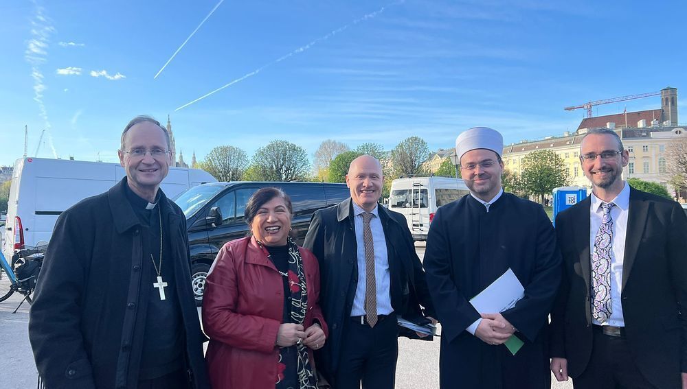 Friedensappelle von Religionsvertretern bei Peacewave Festival / Wolfgang König Friedensappelle von Religionsvertretern bei Peacewave Festival